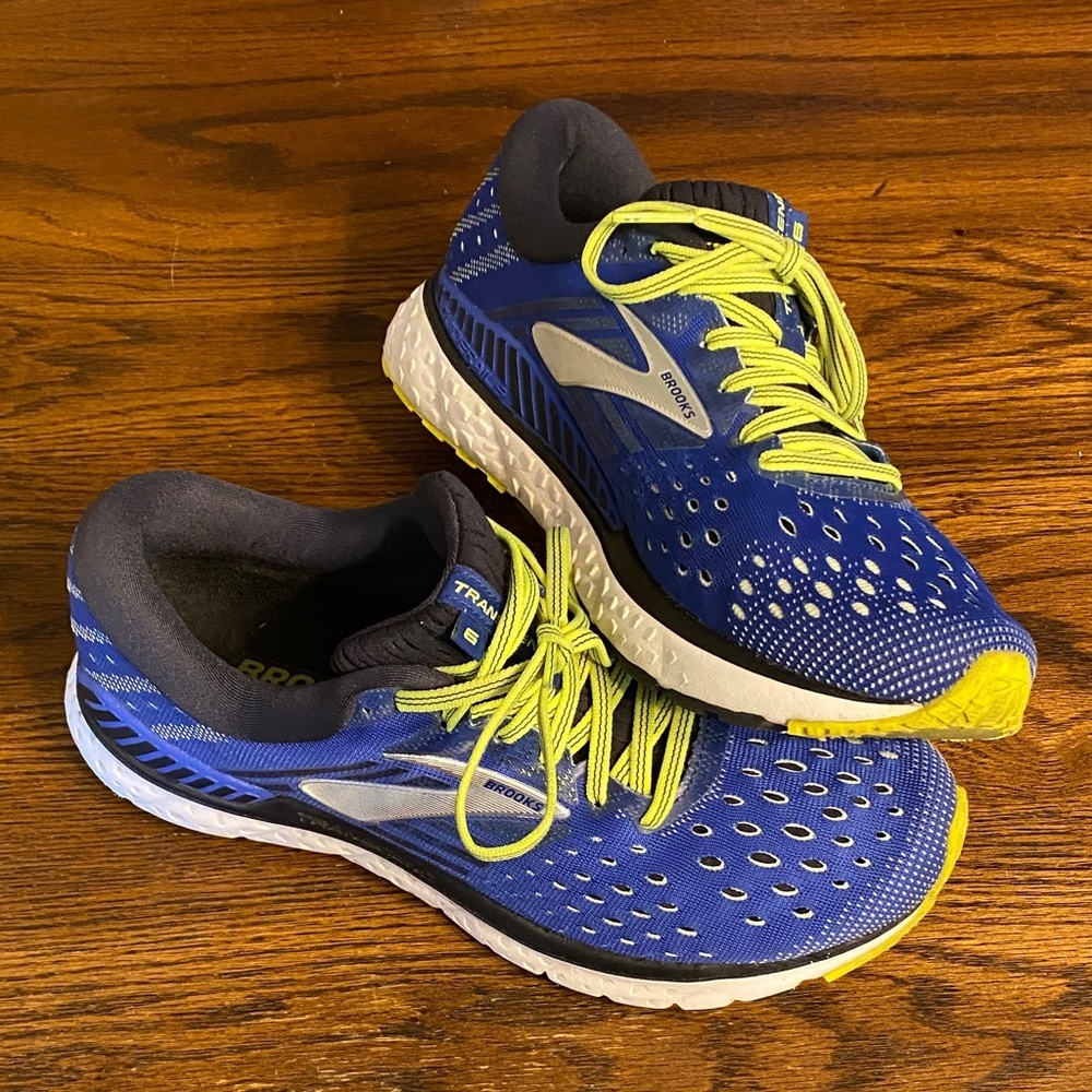 Brooks Women’s Transcend 6 size 9